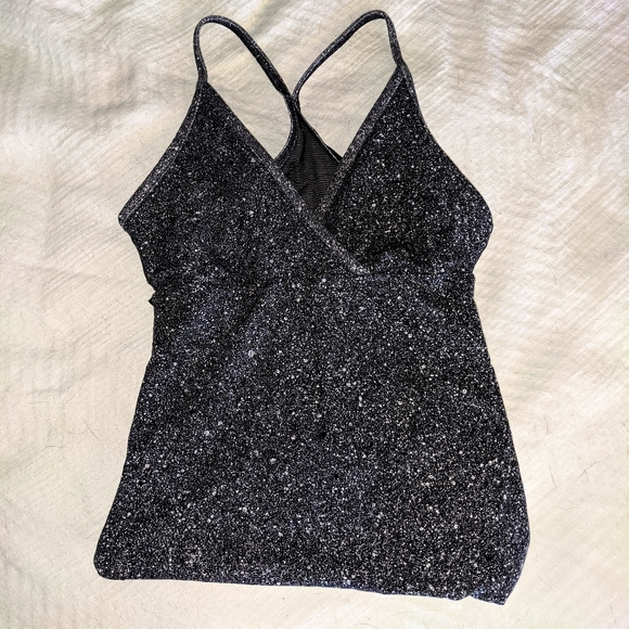Lululemon Workout Top - Picture 1 of 5